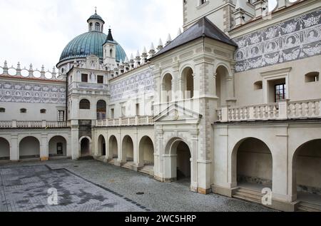 Hof von Krasiczyn Schloss (Zamek w Krasiczynie) in der Nähe Przemysl. Polen Stockfoto