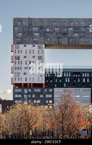 Fassade des El Mirador Apartmentgebäudes in Sanchinarro in Madrid in Spanien Stockfoto