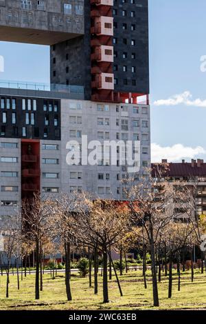 Fassade des El Mirador Apartmentgebäudes in Sanchinarro in Madrid in Spanien Stockfoto