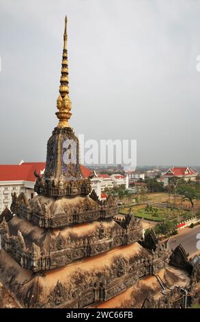 Turm bei Patuxay (patuxai) - Monument Aux Morts (Sieg Tor) in Vientiane. Laos Stockfoto