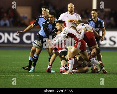 Cardiff, Großbritannien. Januar 2024. Danny Care, die ganze Hälfte der Harlequins in Aktion. Investec Champions Cup Rugby, Pool 2 Spiel, Cardiff Rugby gegen Harlequins im Cardiff Arms Park in Cardiff, Wales am Samstag, den 13. Januar 2024. bild von Andrew Orchard/Andrew Orchard Sportfotografie/Alamy Live News Credit: Andrew Orchard Sportfotografie/Alamy Live News Stockfoto