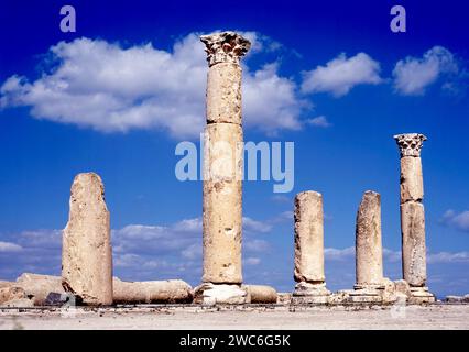 Ruinen der Kirche in Umm Qais, 110 km (68 Meilen) nördlich von Amman, Jordanien, auf einer breiten Landzunge 378 Meter über dem Meeresspiegel Stockfoto