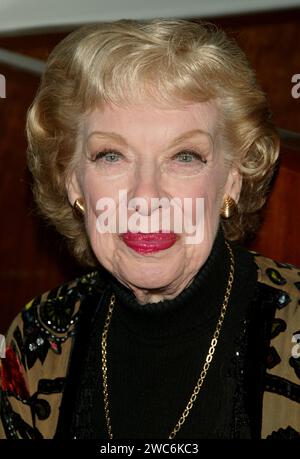 **DATEIFOTO** Joyce Randolph ist verstorben. NEW YORK, NY-16. OCT: Joyce Randolph nahm an der After-Party für das Actors' Fund Konzert des besten kleinen Hurenhauses in Texas Teil, das am 16. Oktober 2006 in der John's Pizzeria in New York City stattfand. Quelle: Joseph Marzullo/MediaPunch Stockfoto