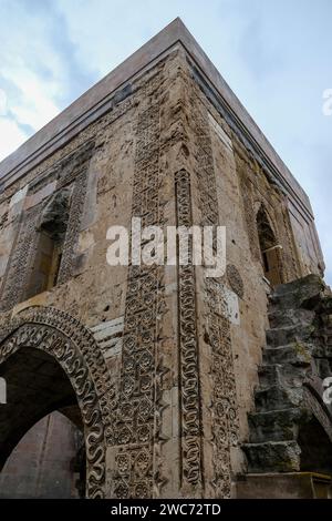 Sultan Han ist eine große Seldschukische Karawanserei aus dem 13. Jahrhundert in der Stadt Sultanhanı, Provinz Aksaray, Türkei. Stockfoto