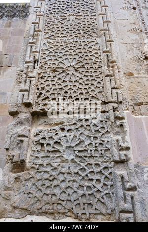 Sultan Han ist eine große Seldschukische Karawanserei aus dem 13. Jahrhundert in der Stadt Sultanhanı, Provinz Aksaray, Türkei. Stockfoto