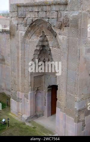 Sultan Han ist eine große Seldschukische Karawanserei aus dem 13. Jahrhundert in der Stadt Sultanhanı, Provinz Aksaray, Türkei. Stockfoto