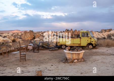 Ein alter verlassener Morris-Truck in Kappadokien, Türkei Stockfoto
