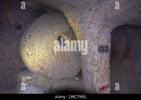 Schiebetür Stein in Kaymakli unterirdische Stadt Kappadokien Stockfoto