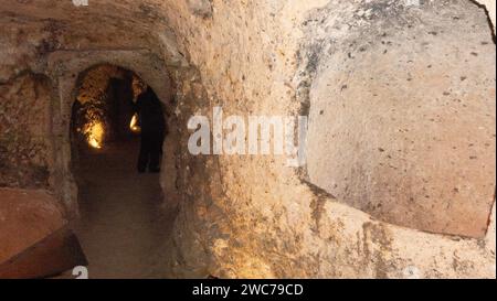 Schön in der Schiebetür Stein in Kaymakli unterirdischen Stadt Kappadokien, innen Stockfoto