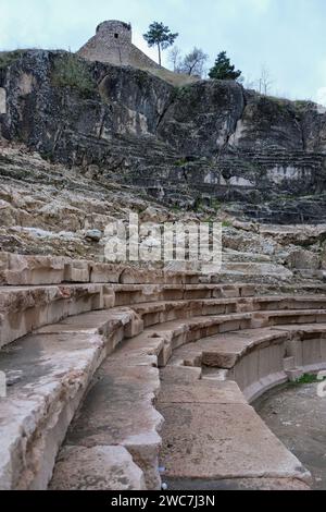 Zile altes Theater in der Burg, mit einer Geschichte von etwa 3.000 Jahren, ist als „römisches Theater“ konzipiert. Stockfoto