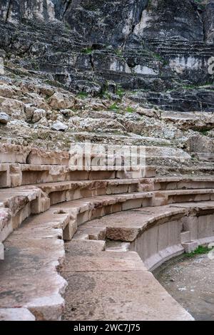 Zile altes Theater in der Burg, mit einer Geschichte von etwa 3.000 Jahren, ist als „römisches Theater“ konzipiert. Stockfoto