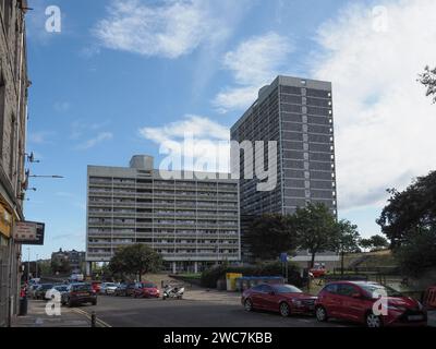 ABERDEEN, Vereinigtes Königreich - 14. SEPTEMBER 2023: Virginia Court High Rise Block of Flats Stockfoto