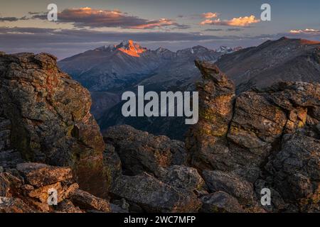 Sonnenuntergang auf dem Longs Peak von der Trail Ridge Road im Rocky Mountain National Park, Coclorado Stockfoto