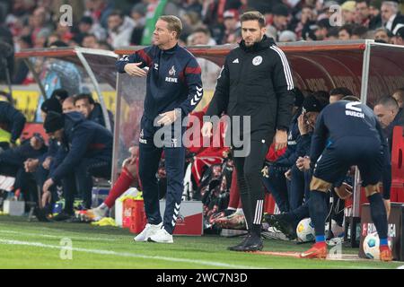 1. FC Köln - 1. FC Heidenheim 1846 Timo Schultz 1. FC Köln, Trainer treibt seine Mannschaft nach vorne. Fußball: 1. Bundesliga, Saison 2023/2024, 17. Spieltag, 1. FC Köln - 1. FC Heidenheim 1846 am 13.01.2024 im RheinEnergieStadion in Köln Wichtiger Hinweis: Gemaess den Vorgaben der DFL Deutsche Fussball Liga bzw. Des DFB Deutscher Fussball-Bund ist es untersagt, in dem Stadion und/oder vom Spiel angefertigte Fotoaufnahmen in Form von Sequenzbildern und/oder videoaehnlichen Fotostrecken zu verwerten bzw. Verwerten zu lassen. Foto: Kirchner-Media/TH Köln RheinEnergieStadion Nordrhein-West Stockfoto