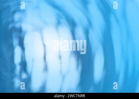 Himmelblau klar Bokeh abstrakter Hintergrund. Hellblauer Winter eleganter Bokeh Hintergrund. Stockfoto