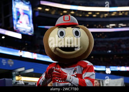 Brutus, Ohio State Maskottchen beim Cotton Bowl zwischen den Missouri Tigers und Ohio State Buckeyes im AT&T Stadium in Arlington, Texas am 29. Dezember 2023. Missouri besiegte Ohio State mit 14:3. (Matt Patterson / Bild des Sports) Stockfoto