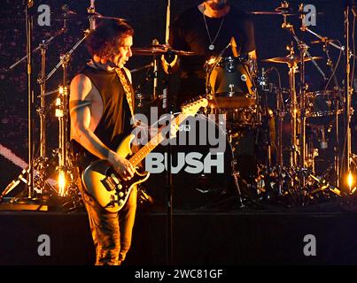 Anaheim, USA. Januar 2024. BUSH – Gavin Rossdale tritt am 13. Januar 2024 auf der Bühne des iHeartRadio Alter EGO 2024 im Honda Center in Anaheim, Kalifornien, auf. Foto: C Flanigan/imageSPACE Credit: Imagespace/Alamy Live News Stockfoto