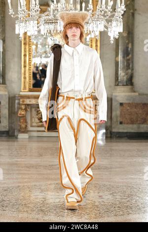 Mailand, Italien. Januar 2024. AUSSPRECHEN Herbst/Winter 2024-2025 Runway während der Milan Fashion Week Herrenmode am 2024. Januar - Mailand; Italien 14/01/2024 Credit: dpa/Alamy Live News Stockfoto