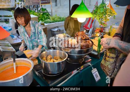 Sonntag Markt Walking Street Chiang Mai Thailand Stockfoto