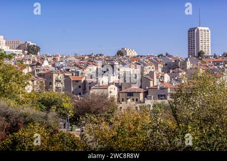 Der Blick auf das Viertel Rehavia, das Wohngebiet, im westlichen Teil von Jerusalem, Israel. Stockfoto