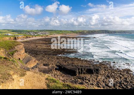 Die Küste von Cornwall in der Nähe von Widemouth Beach, England, Großbritannien Stockfoto