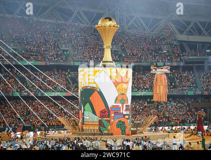 Abidjan. Januar 2024. Das am 13. Januar 2024 aufgenommene Foto zeigt die Eröffnungszeremonie des Afrika-Cup der Nationen (AFCON) 2023 in Abidjan, Cote d'Ivoire. Quelle: Han Xu/Xinhua/Alamy Live News Stockfoto