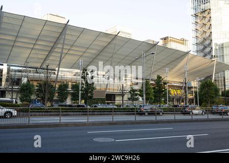 Tokio, Japan, Januar 2024. Außenansicht des Bahnhofsgebäudes von Tokio im Stadtzentrum Stockfoto