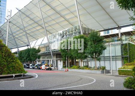 Tokio, Japan, Januar 2024. Außenansicht des Bahnhofsgebäudes von Tokio im Stadtzentrum Stockfoto