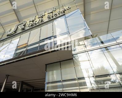 Tokio, Japan, Januar 2024. Außenansicht des Bahnhofsgebäudes von Tokio im Stadtzentrum Stockfoto