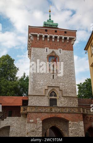 Die Statue von Florian am St. Florian-Tor in Krakau, Polen Stockfoto