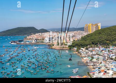 Eine Seilbahn, die zur Sun World auf Phu Quoc Island, Vietnam, fährt. Stockfoto