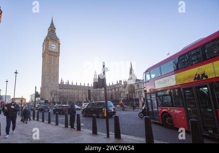 London, England, Großbritannien. Januar 2024. das britische parlament, Palace of Westminster, ist von Whitehall aus zu sehen. (Kreditbild: © Tayfun Salci/ZUMA Press Wire) NUR REDAKTIONELLE VERWENDUNG! Nicht für kommerzielle ZWECKE! Quelle: ZUMA Press, Inc./Alamy Live News Stockfoto