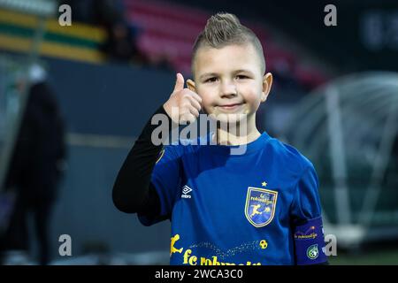 Sittard, Niederlande. Januar 2024. SITTARD, NIEDERLANDE - 13. JANUAR: FC Robinstijn Fan des Spiels während des niederländischen Eredivisie-Spiels zwischen Fortuna Sittard und Sparta Rotterdam im Fortuna Sittard Stadion am 13. Januar 2024 in Sittard, Niederlande. (Foto von Orange Pictures) Credit: Orange Pics BV/Alamy Live News Stockfoto