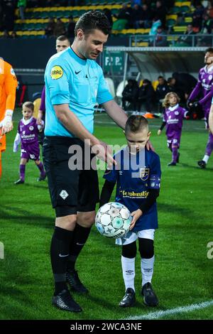 Sittard, Niederlande. Januar 2024. SITTARD, NIEDERLANDE - 13. JANUAR: Schiedsrichter Erwin blank während des niederländischen Eredivisie-Spiels zwischen Fortuna Sittard und Sparta Rotterdam im Fortuna Sittard Stadion am 13. Januar 2024 in Sittard, Niederlande. (Foto von Orange Pictures) Credit: Orange Pics BV/Alamy Live News Stockfoto