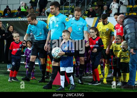 Sittard, Niederlande. Januar 2024. SITTARD, NIEDERLANDE - 13. JANUAR: Schiedsrichter Erwin blank während des niederländischen Eredivisie-Spiels zwischen Fortuna Sittard und Sparta Rotterdam im Fortuna Sittard Stadion am 13. Januar 2024 in Sittard, Niederlande. (Foto von Orange Pictures) Credit: Orange Pics BV/Alamy Live News Stockfoto