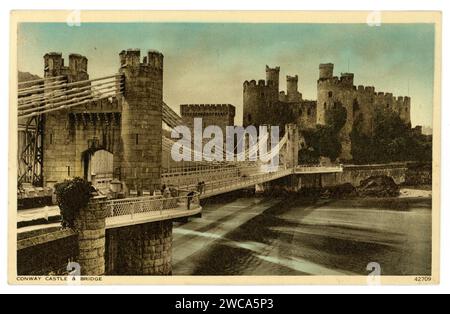 Ursprüngliche Postkarte aus der Edwardianischen Zeit von Conwy Castle und Brücke, an der North Wales Coast Line, zwischen Crewe und Holyhead, Großbritannien um 1905/1910. Stockfoto