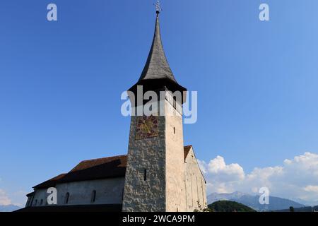 Spiez ist eine Stadt und Gemeinde am Ufer des Thunersees im Berner Oberland des Schweizer Kantons Bern Stockfoto