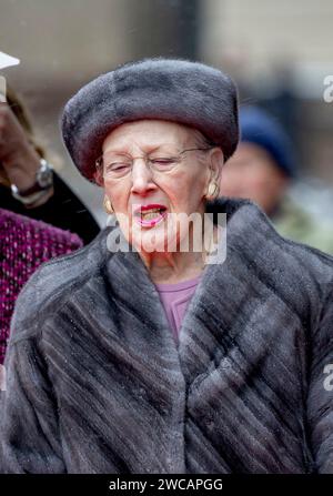 Kopenhagen, Dänemark. Januar 2024. Königin Margrethe von Dänemark kommt am 15. Januar 2024 im Parlament in Kopenhagen an, um an der Feier des Thronwechsels im dänischen Parlament teilzunehmen Foto: Albert Nieboer/Niederlande OUT/Point de Vue OUT Credit: dpa Picture Alliance/Alamy Live News Stockfoto