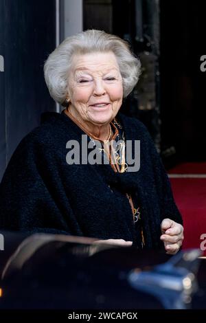 Amsterdam, Niederlande. Januar 2024. Prinzessin Beatrix von den Niederlanden kommt am 15. Januar 2024 im Königlichen Palast in Amsterdam zum traditionellen Neujahrsempfang für niederländische Gäste. Credit: Albert vd Werf/Netherlands OUT/Point de Vue OUT/dpa/Alamy Live News Stockfoto