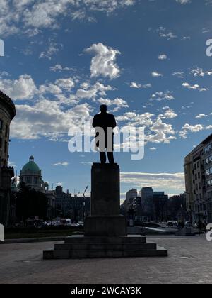 Ein fast Silhouettenblick auf den Nikola Basisplatz, Belgrad, Serbien. Stockfoto