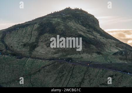 Sonnenuntergang bei Arthur's Seat in Edinburgh Schottland. Stockfoto