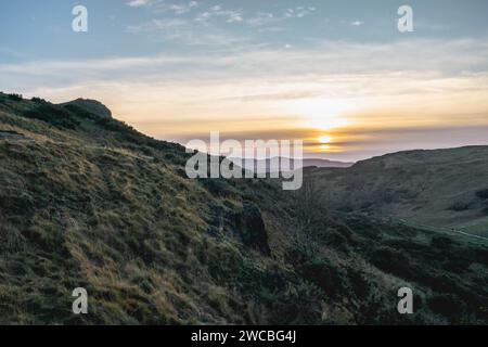 Sonnenuntergang bei Arthur's Seat in Edinburgh Schottland. Stockfoto