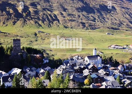 Blick auf einen Berg im Naturpark Beverin in der Schweiz Stockfoto