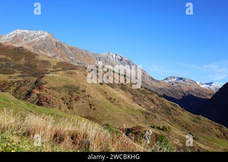 Blick auf einen Berg im Naturpark Beverin in der Schweiz Stockfoto