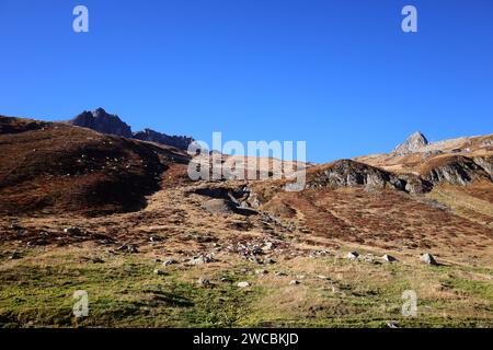 Blick auf einen Berg im Naturpark Beverin in der Schweiz Stockfoto