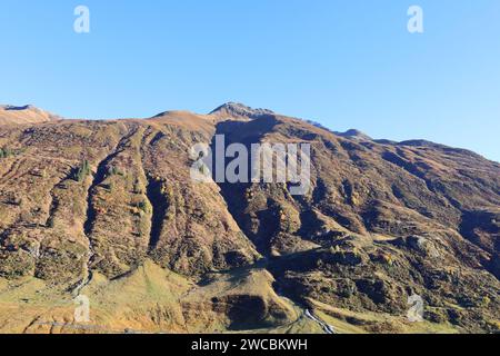 Blick auf einen Berg im Naturpark Beverin in der Schweiz Stockfoto