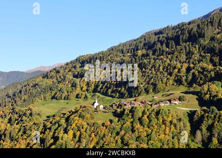 Blick auf einen Berg im Naturpark Beverin in der Schweiz Stockfoto