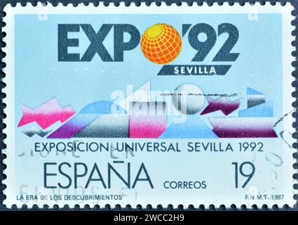 Gestempelte Briefmarke, gedruckt von Spanien, die Expo '92 Weltausstellung, Sevilla, das Zeitalter der Entdeckungen, um 1987 wirbt. Stockfoto