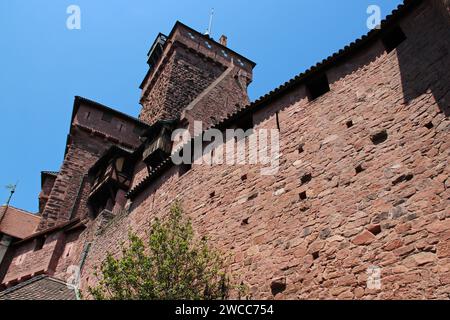 Mittelalterliche Burg (haut-koenigsbourg) im elsass in frankreich Stockfoto