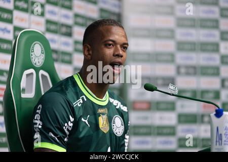 Sao Paulo, Brasilien. Januar 2024. SP - SAO PAULO - 01/15/2024 - PALMEIRAS, PRÄSENTATION - Caio Paulista während seiner offiziellen Präsentation als Palmeiras-Spieler bei einer Pressekonferenz im CT Barra Funda. Foto: Ettore Chiereguini/AGIF (Foto: Ettore Chiereguini/AGIF/SIPA USA) Credit: SIPA USA/Alamy Live News Stockfoto